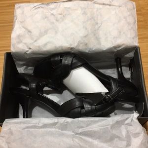 Kenneth Cole black, open toed heels size 6…